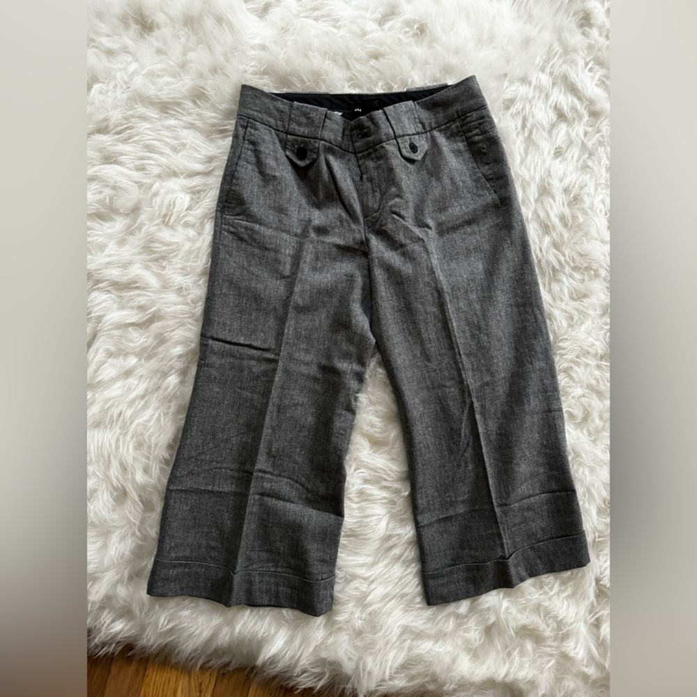 Cropped dress pants. I’m 5’5 and it falls 2 inches below my knees